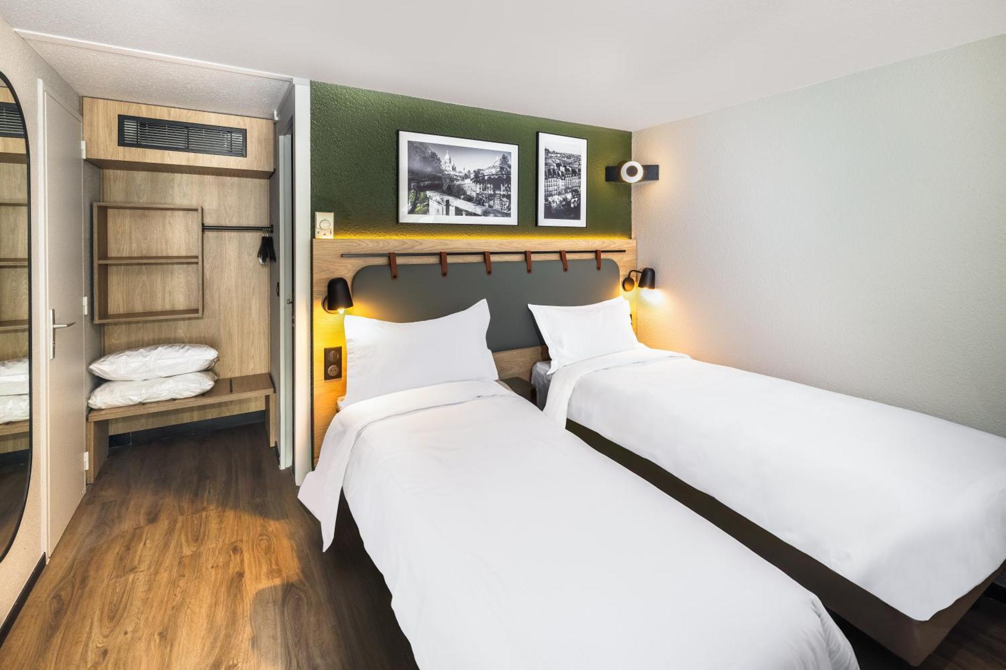 Campanile Alencon Hotel Exterior photo